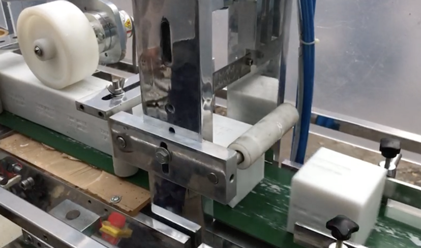 The pneumatically driven knife travels at the same velocity as the moving soap bar, ensuring a perfect vertical cut without distortion. The cut bars proceed further for stamping, or packaging operations